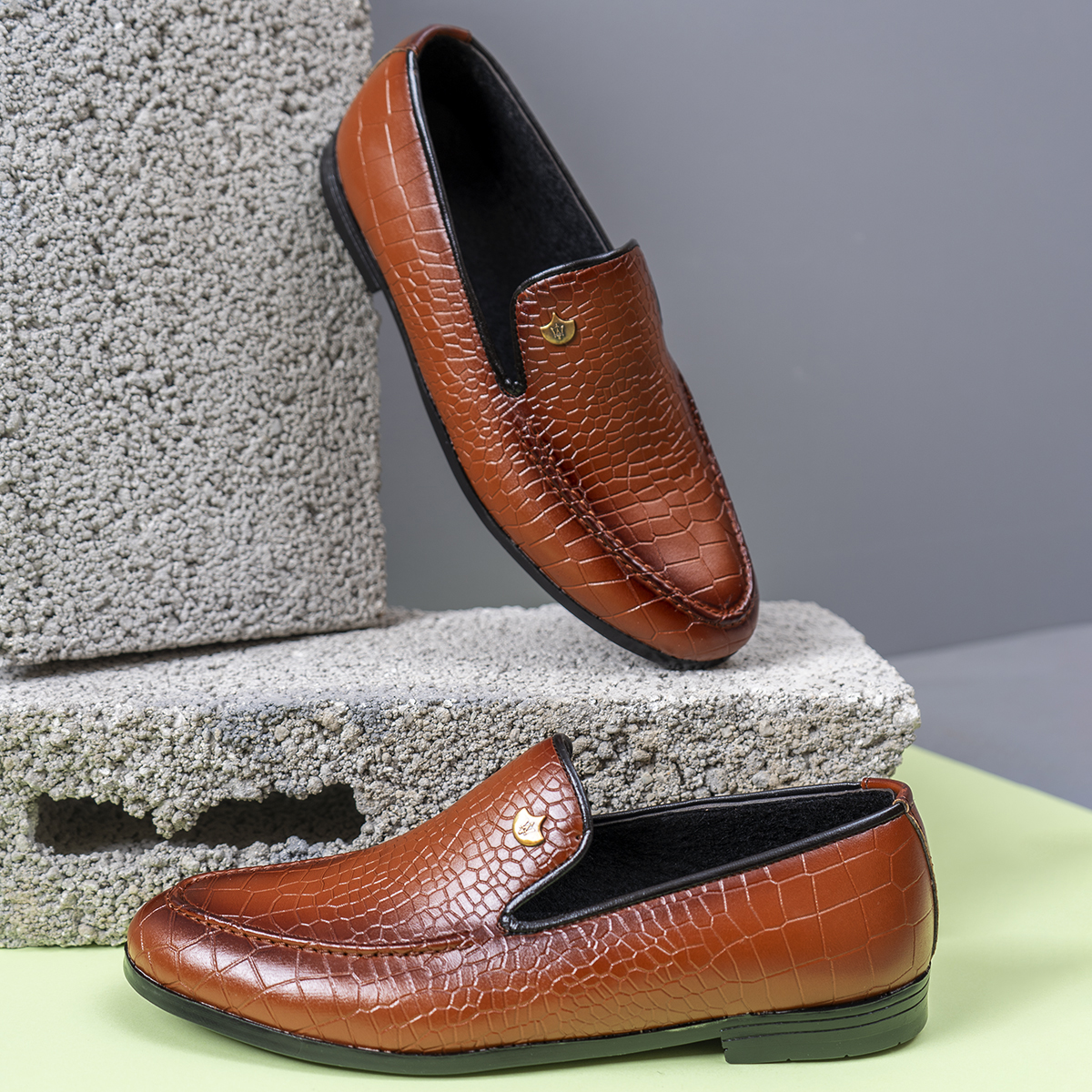 کالج پوست ماری مردانه رنگ قهوه ای مدل Efer