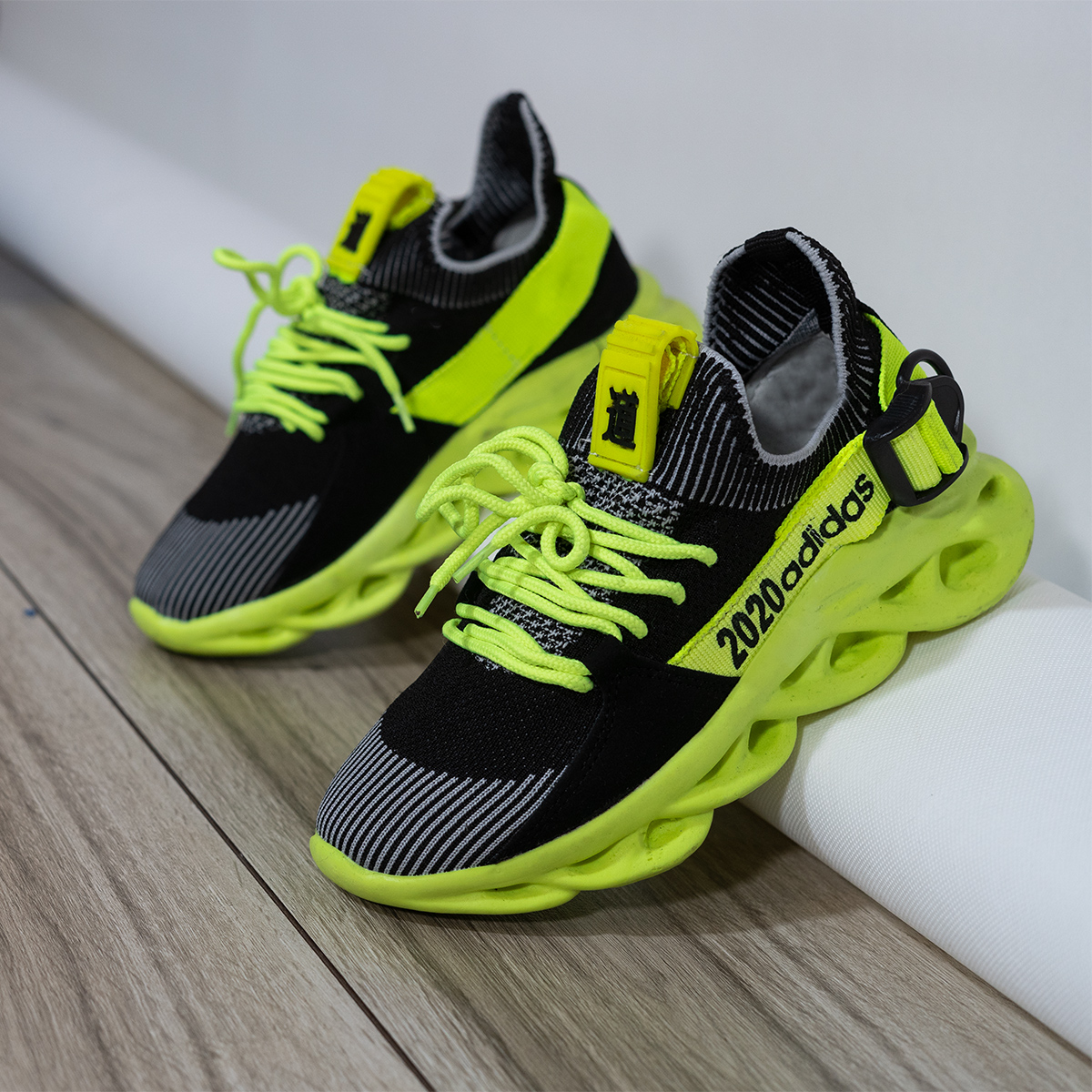 کفش دخترانه ADIDAS مدل 2020