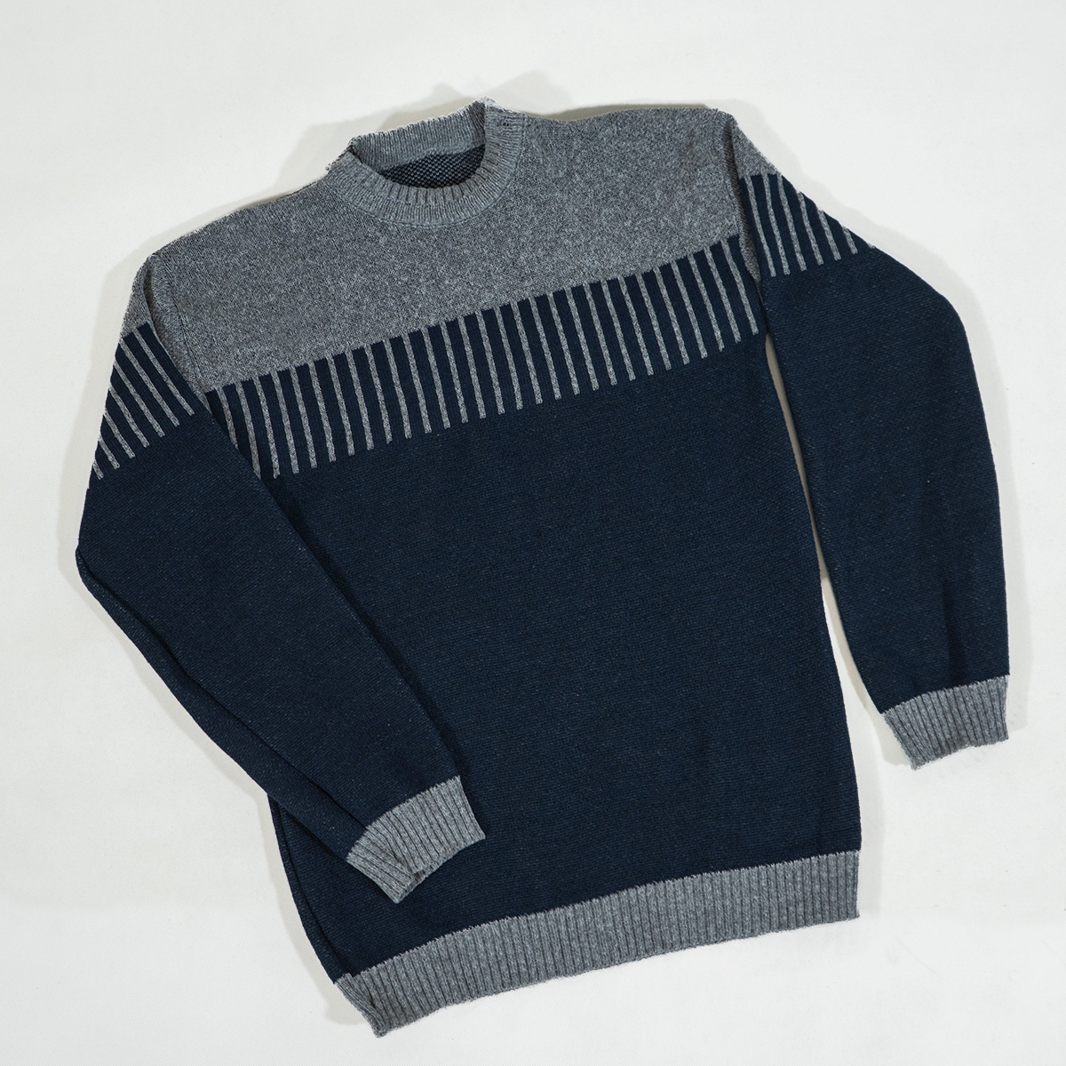 پلیور بافت مردانه طوسی سرمه ای مدل risha