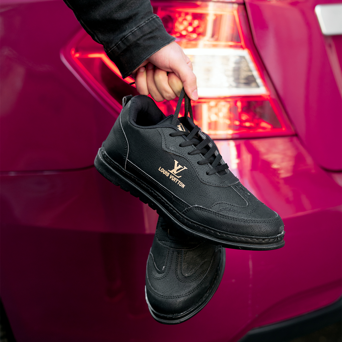 کفش تخت Lv مردانه مشکی مدل LOUIS