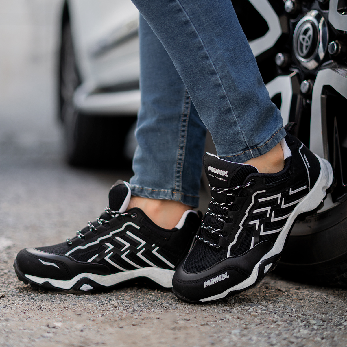کفش ورزشی مردانه مشکی مدل MEINDL