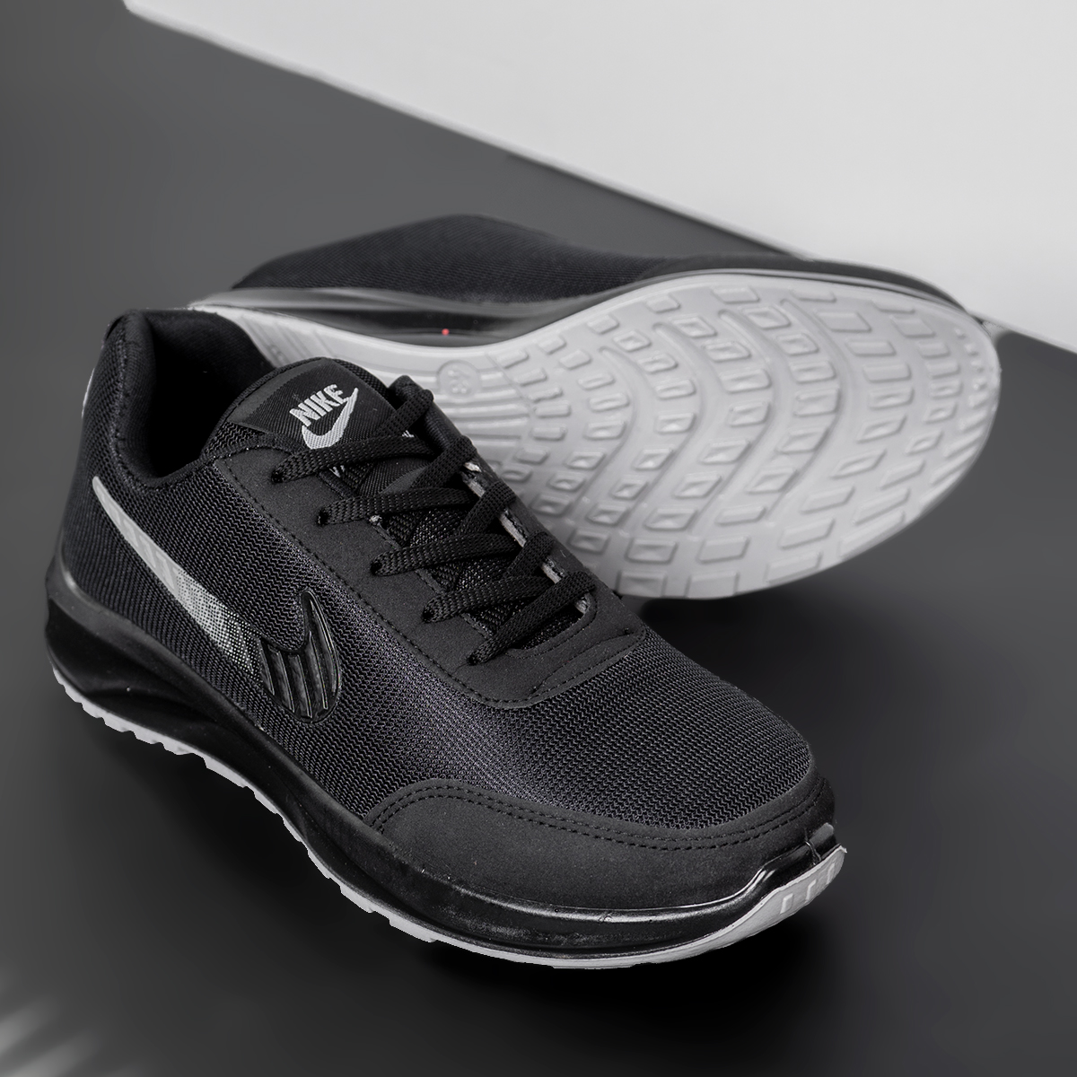 کفش ورزشی نایک مشکی مردانه مدلArdin