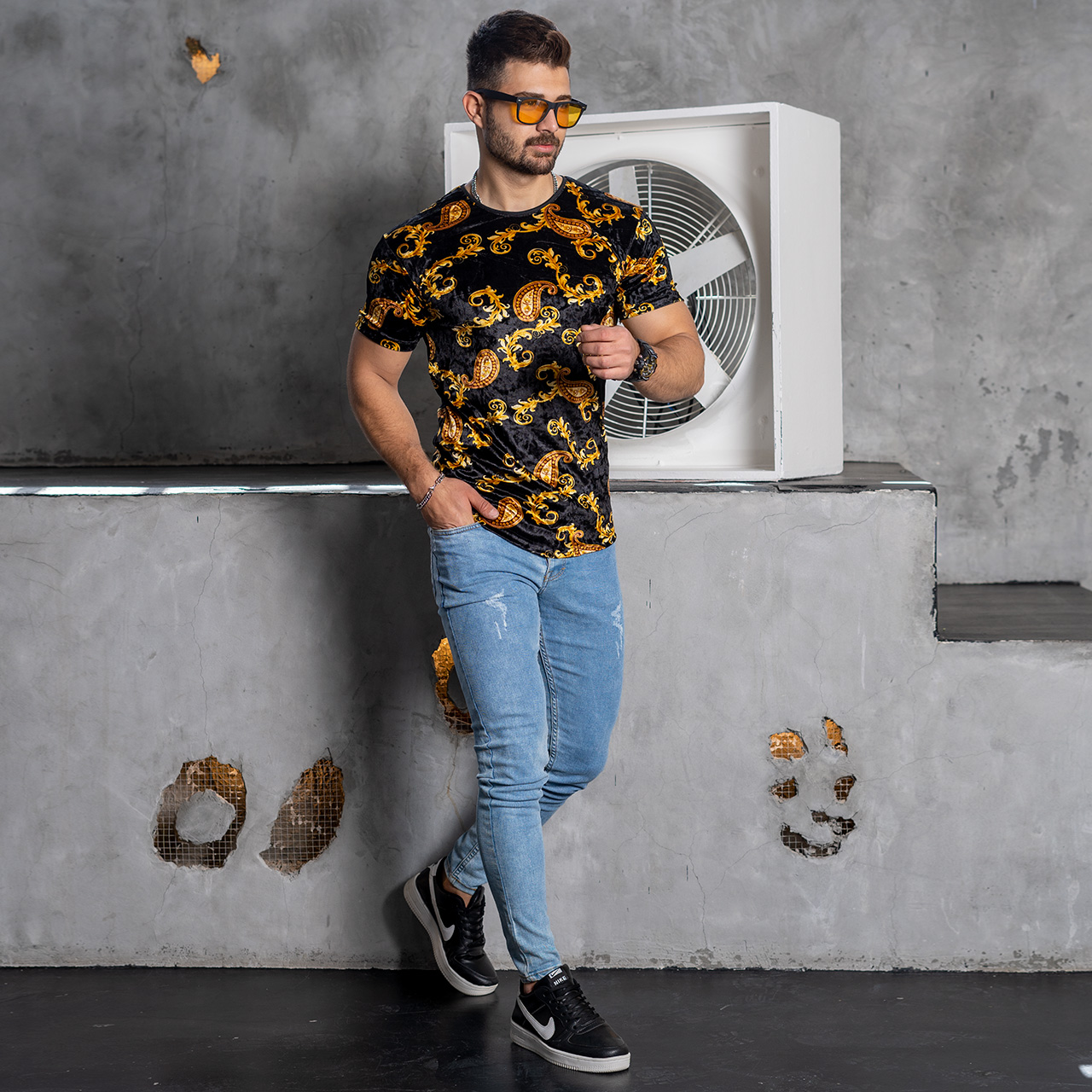 تیشرت مخمل مشکی مردانه مدل H59