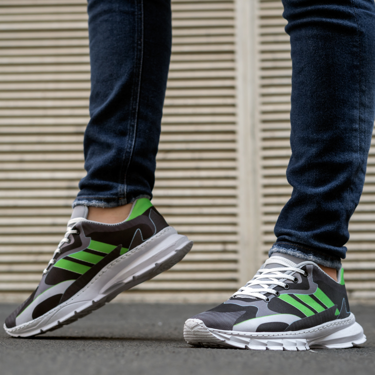 کفش ورزشی(T) خاکستری سه خط سبز مردانه مدل E98