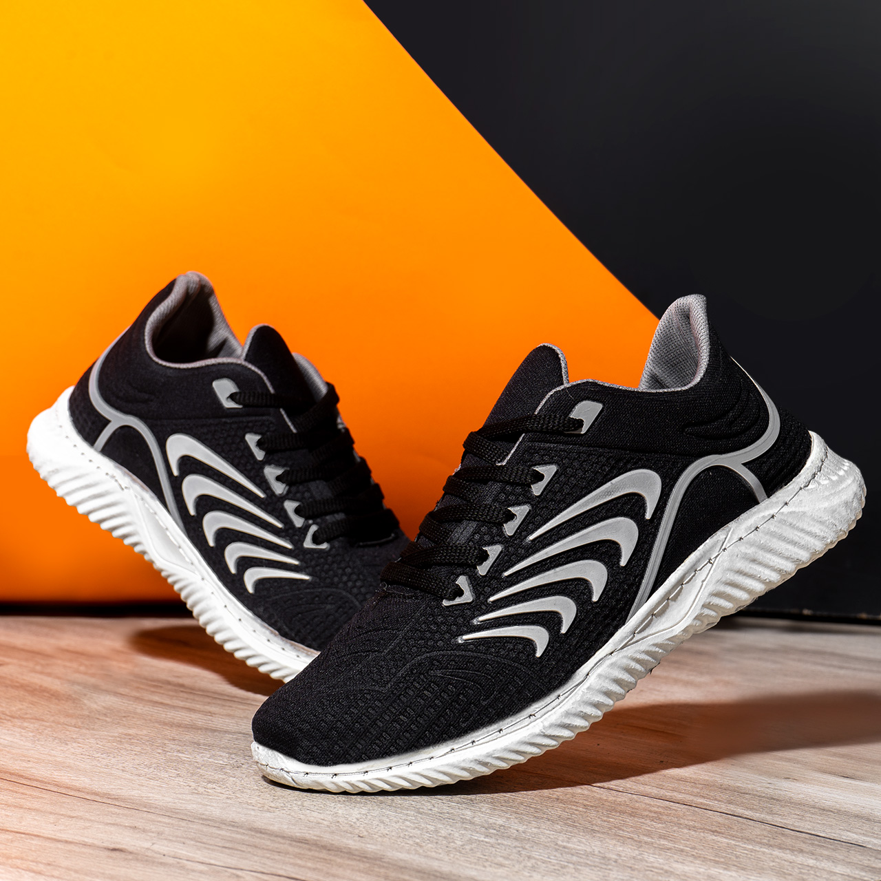 کفش ورزشی مشکی سفید مردانه مدل U92