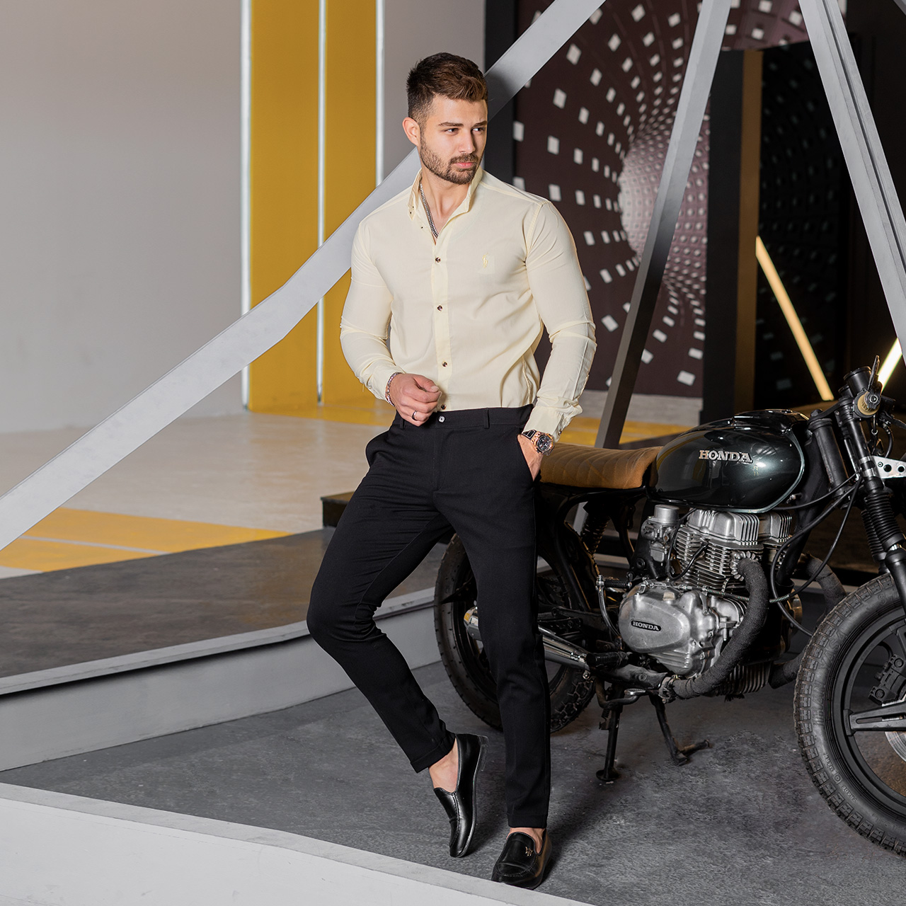 دو تا پیراهن مردانه زرد مدل VQ