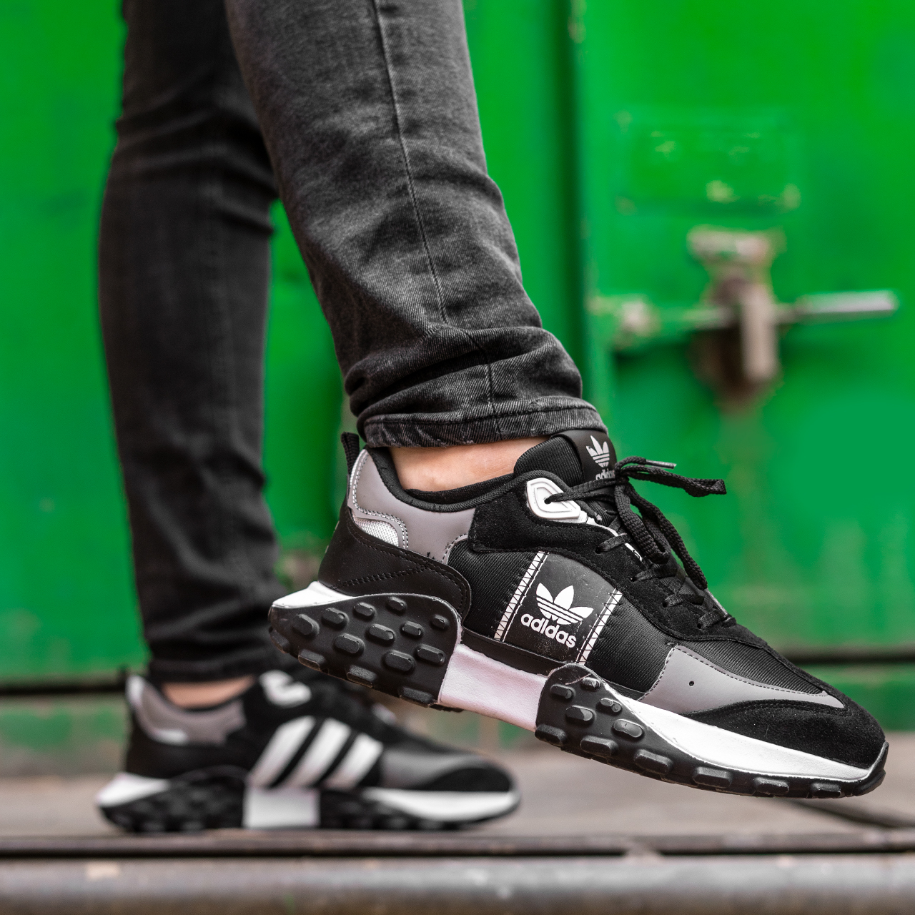 کفش ورزشی مردانه Adidas مشکی مدلSato