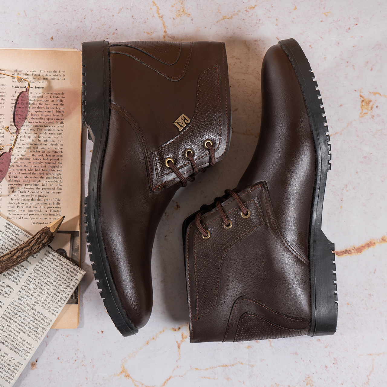 نیم بوت CAT مردانه قهوه ای مدلCatano