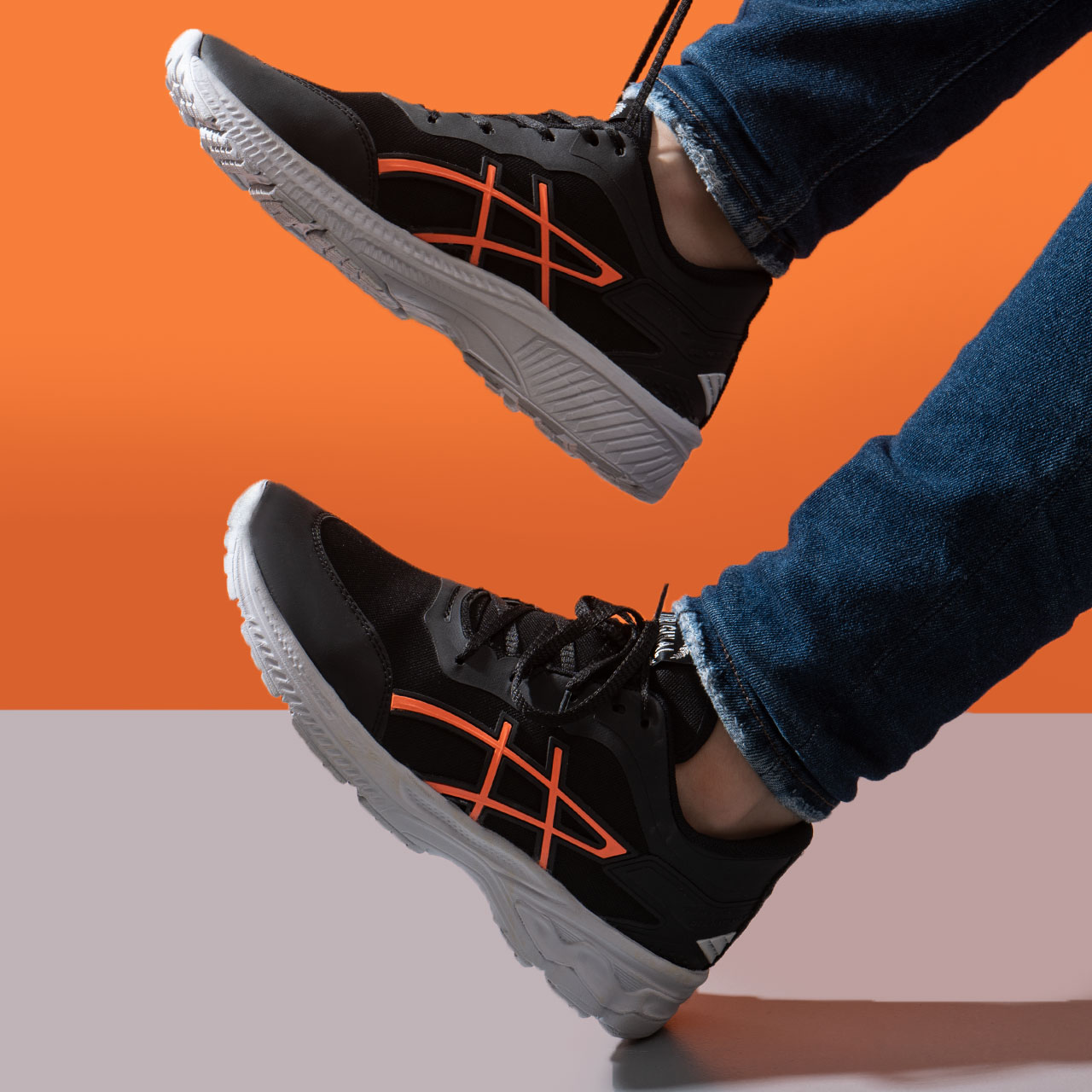 کفش ورزشی مشکی نارنجی زیره سفید مردانه مدل Rail