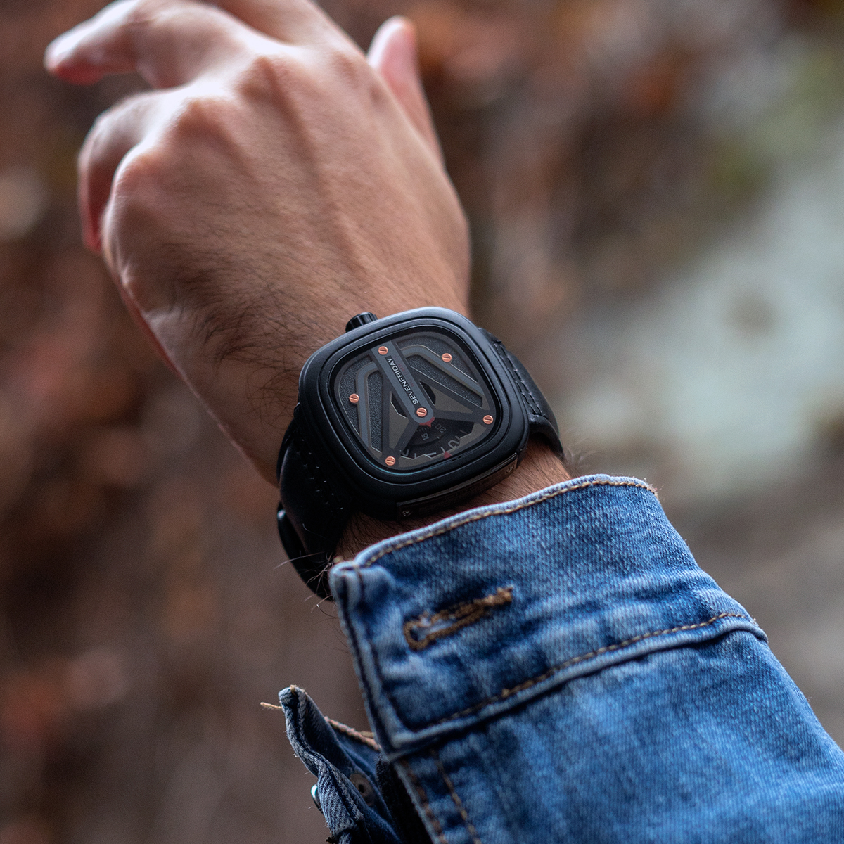 ساعت sevenfriday مشکی مدل Etro