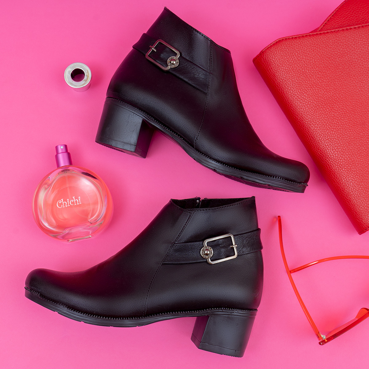 نیم بوت زنانه سگک دار مشکی مدل Dina