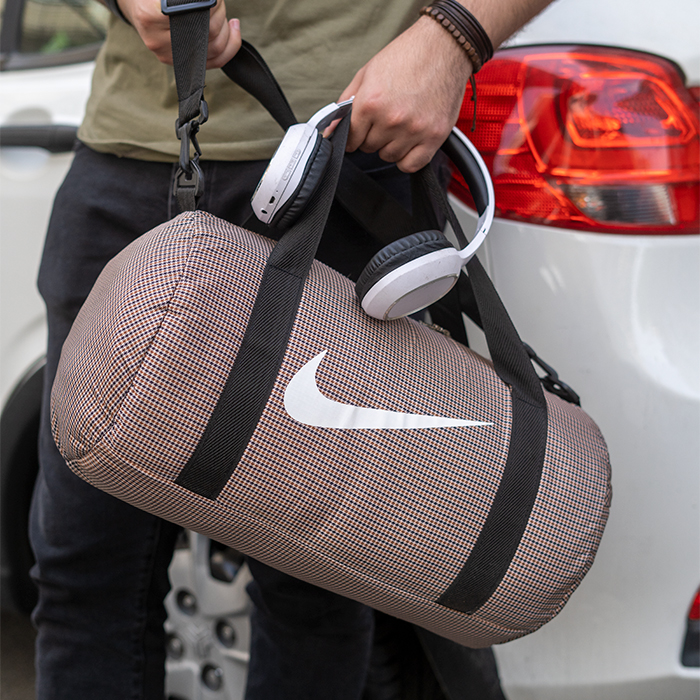 ساک ورزشی Nike چهارخونه کرم مدل Arman