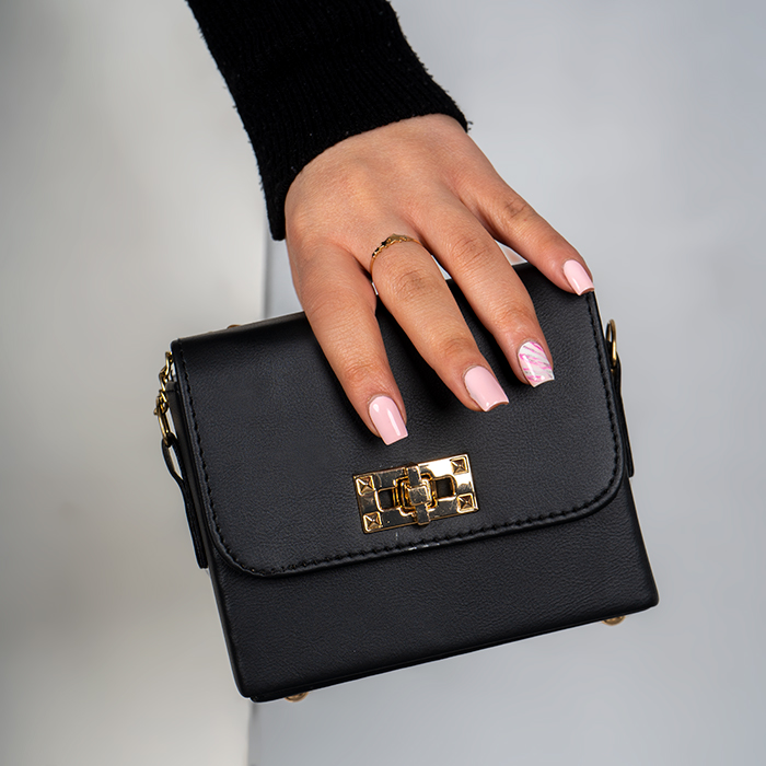 کیف پاسپورتی زنانه مشکی مدل mary