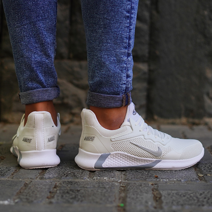 کفش ورزشی نایک مردانه سفید طوسی مدل Alpha