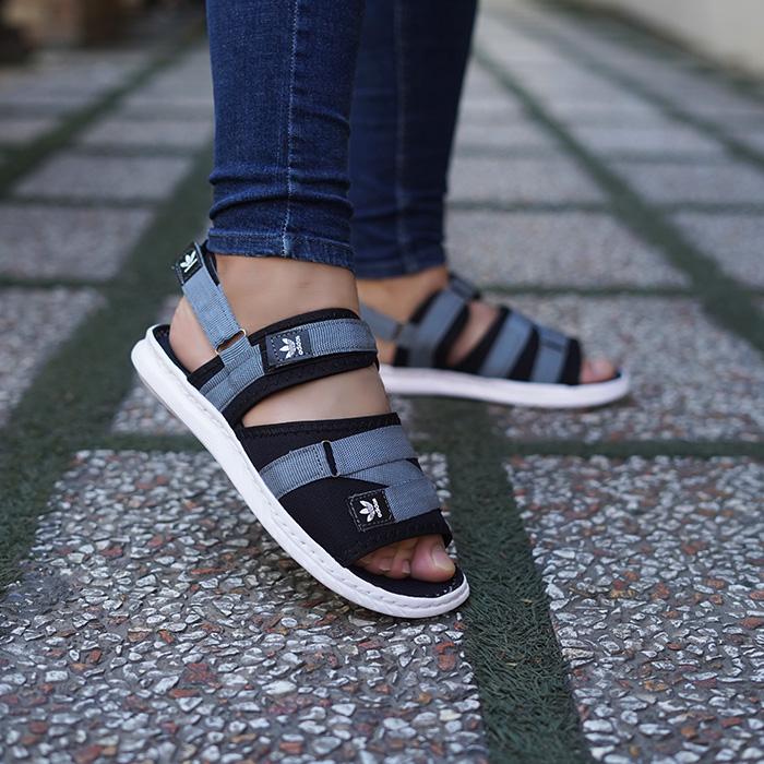 صندل مردانه طوسی تیره مشکی مدل Havin