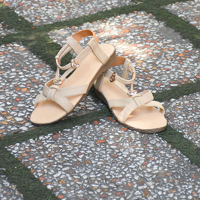 صندل زنانه کرم مدل GHALB