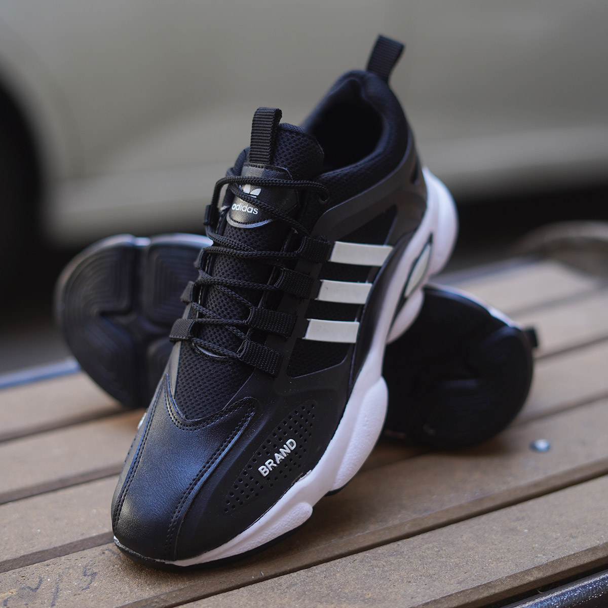 کفش ورزشی آدیداس مردانه مشکی سفید مدل Neko