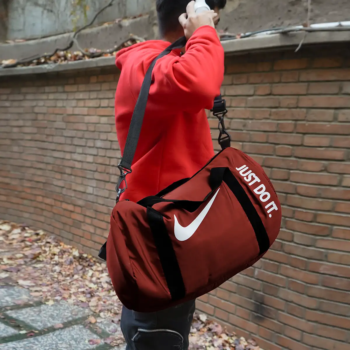 کیف ورزشی نایک زرشکی مدل jenga