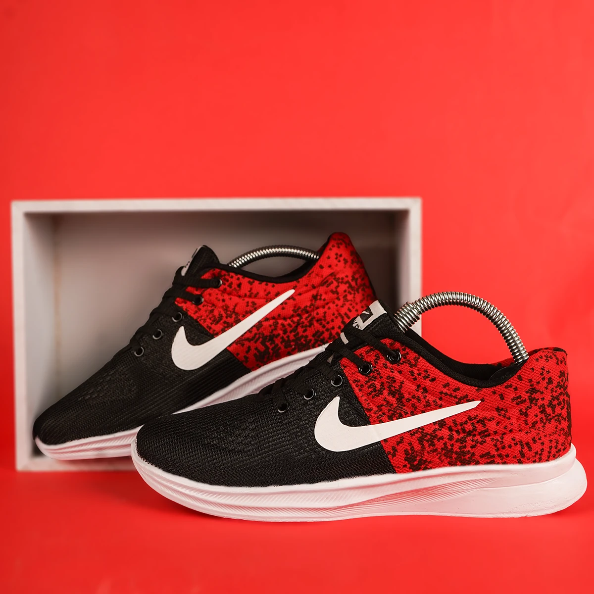 کفش ورزشی نایک مشکی قرمز مردانه مدل Saber