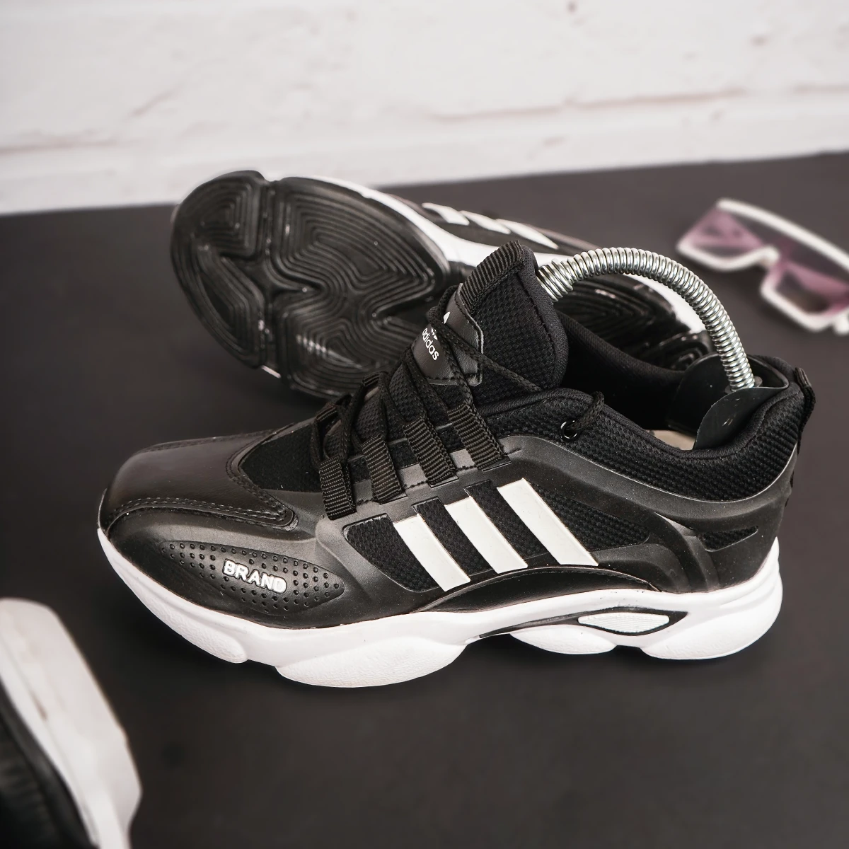 کفش ورزشی مردانه مشکی سفید Adidas مدل Ravan