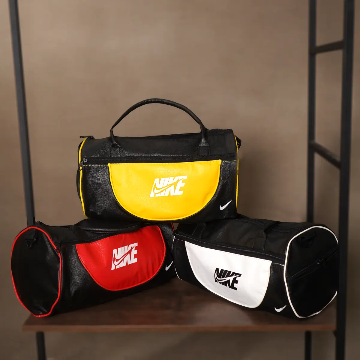 کیف ورزشی Nike مشکی سفید مدل N32
