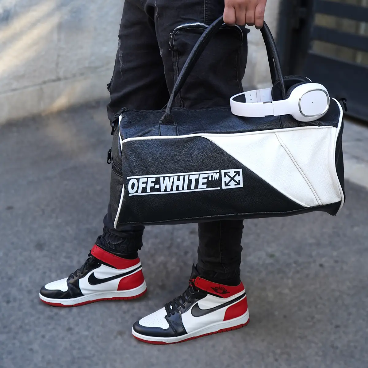 کیف ورزشی off-white مشکی سفید مدل F90