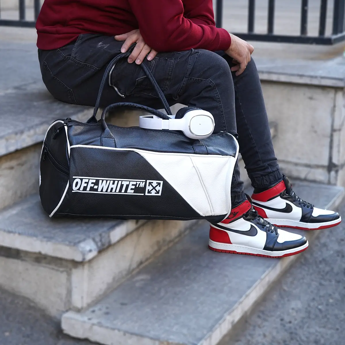 کیف ورزشی off-white مشکی سفید مدل F90