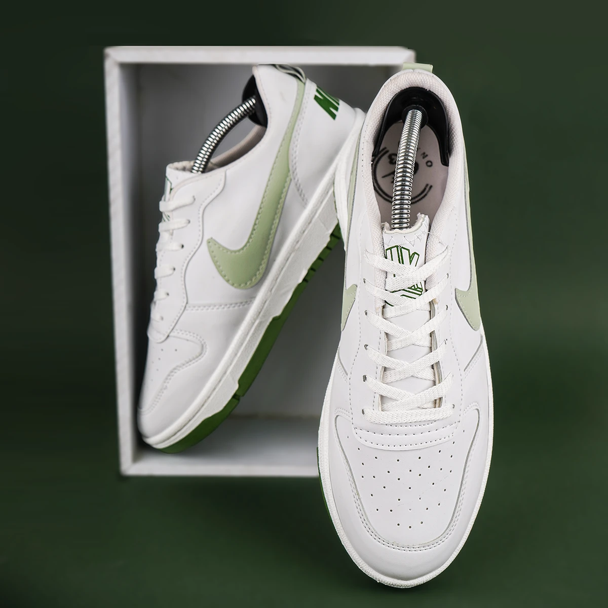 کفش اسپرت سفید سبز مردانه Nike مدل SB Dunk