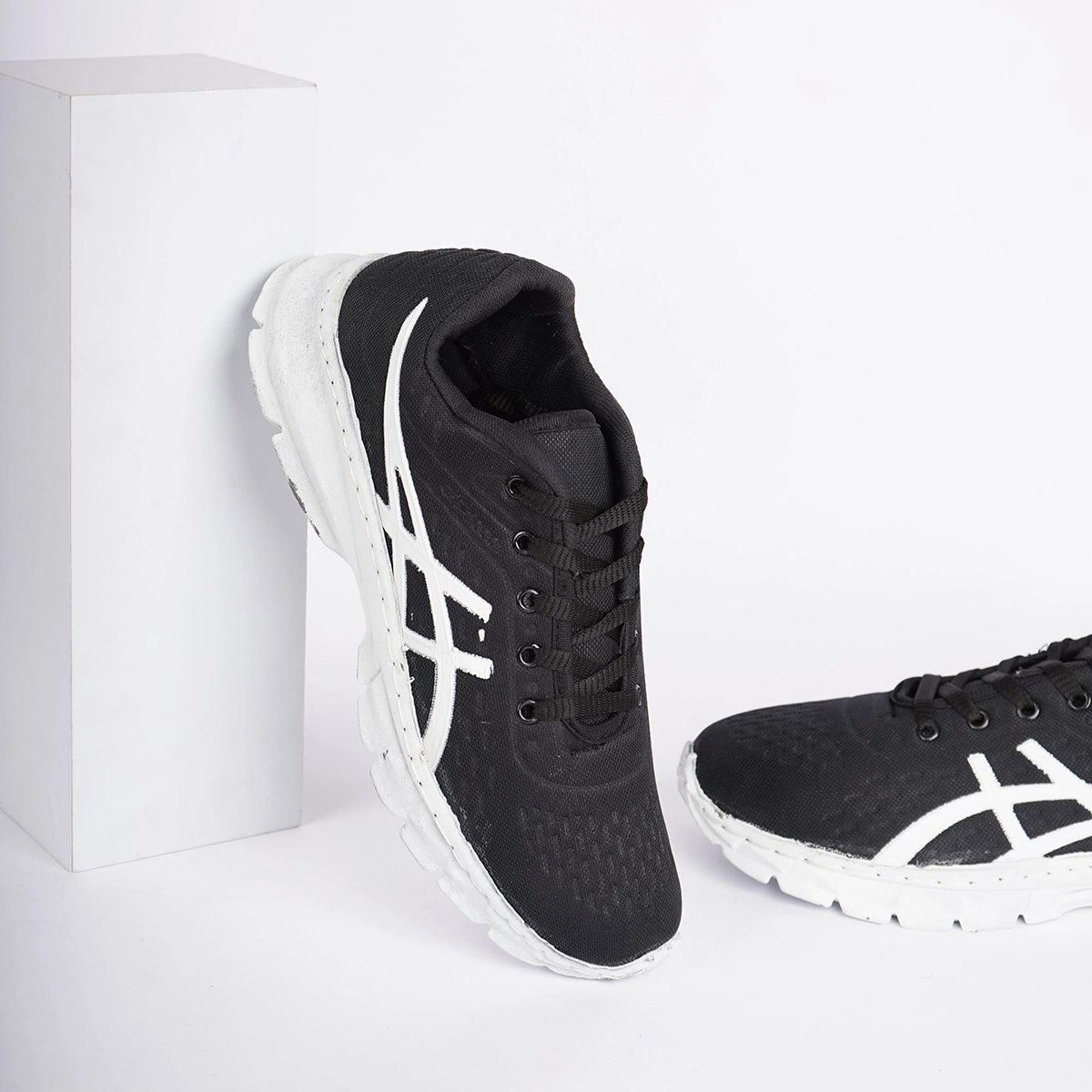 کفش ورزشی مردانه (T) مشکی زیره سفید مدل Minos