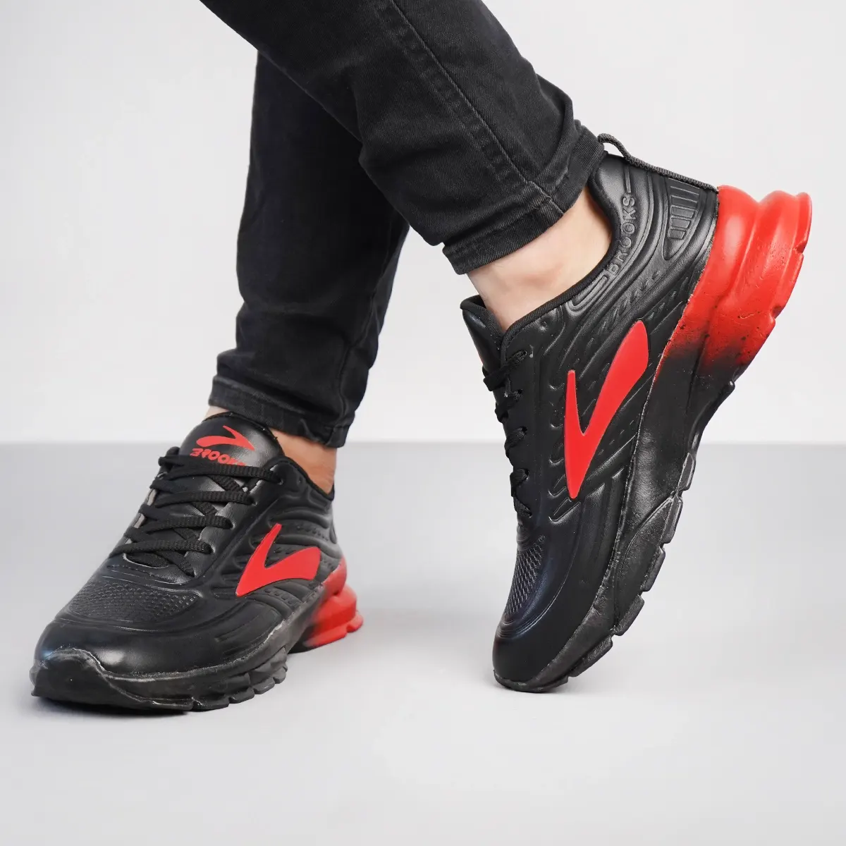 کفش ورزشی مردانه مشکی قرمزمدل P802