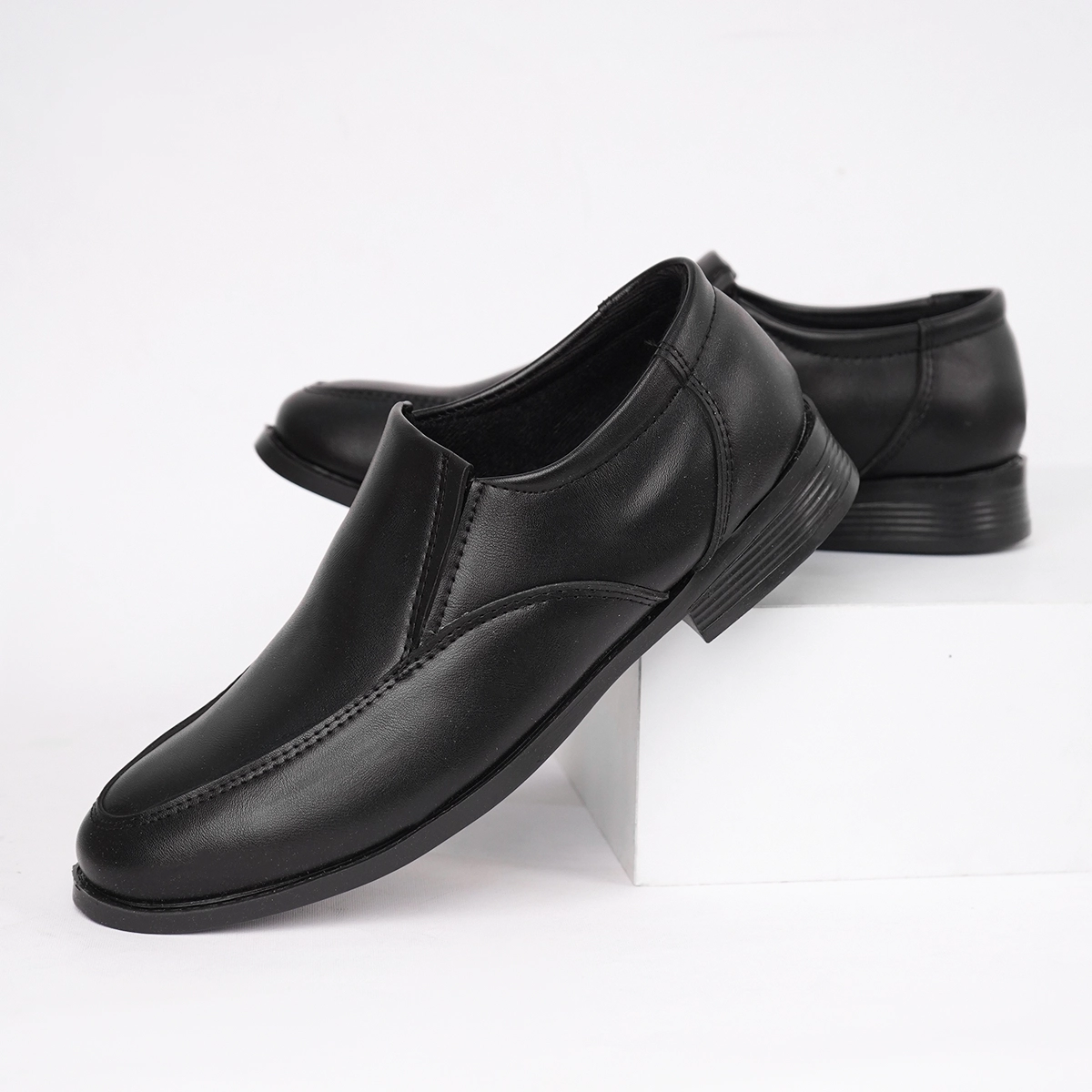 کفش رسمی ساده مردانه بغل کشی مدل Tamora