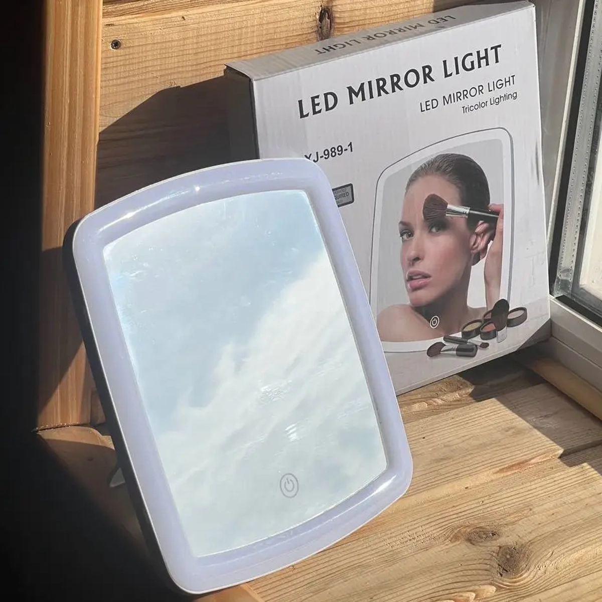 آینه آرایشی چراغ دارمدل XJ-989-1