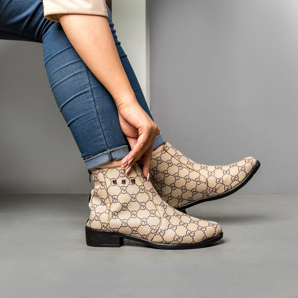 نیم بوت زنانه مدل Aysan