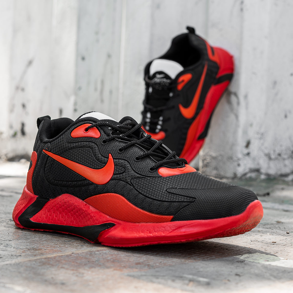 کفش ورزشی Nike مردانه مشکی قرمز مدل B709